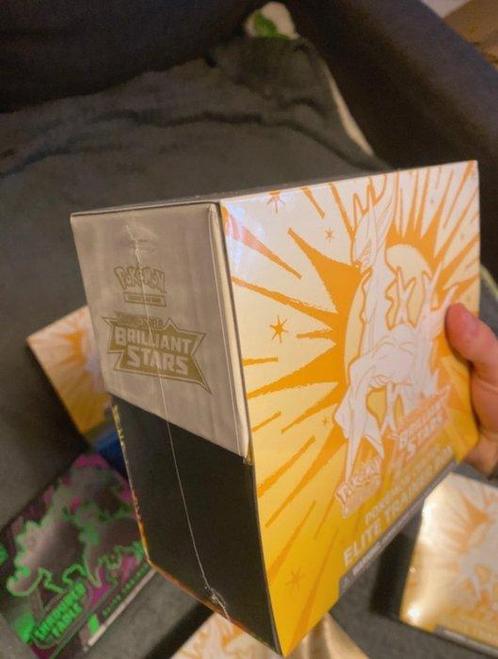 The Pokémon Company - 1 Booster box - Brilliant Stars, Hobby en Vrije tijd, Verzamelkaartspellen | Pokémon