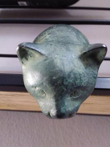 Sculpture, cat looking - 16 cm - Bronze