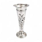 Art Nouveau sterling silver trumpet bud vase relief embossed, Antiek en Kunst