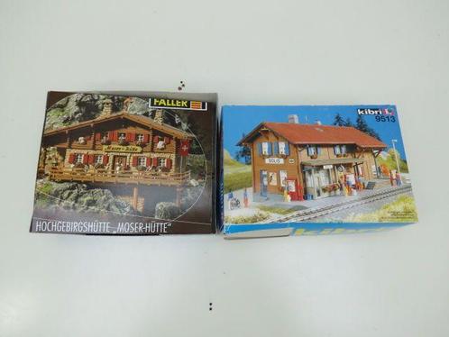 Schaal H0 gebouwen Kibri 9513 + Faller 130329 #640, Hobby en Vrije tijd, Modeltreinen | H0, Brug, Tunnel of Gebouw, Gebruikt, Overige merken