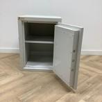 Tweedehands Sistec Brandwerende kluis vv 1 legbord en, Gebruikt