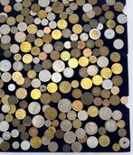 Wereld. Weltmünzen-Lot mit 300 Stück Münzen (Zonder
