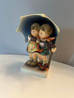 Goebel - M.I. Hummel - Beeld,  Stormy Weather Under an
