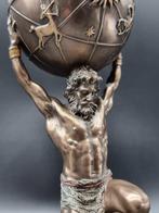 Beeld, Atlas Weight of The World Greek God - 20 cm - Hars