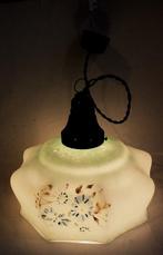 Lamp (2) - Twee oude hanglampen - Glas, bakeliet en metaal