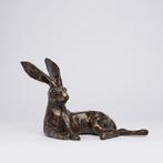 Beeld, No Reserve Price - Bronze Resting Hare - 23 cm -, Antiek en Kunst