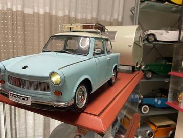 Hachette 1:8 - Modelauto  (2) - Trabant 601 deluxe - Luxe beschikbaar voor biedingen