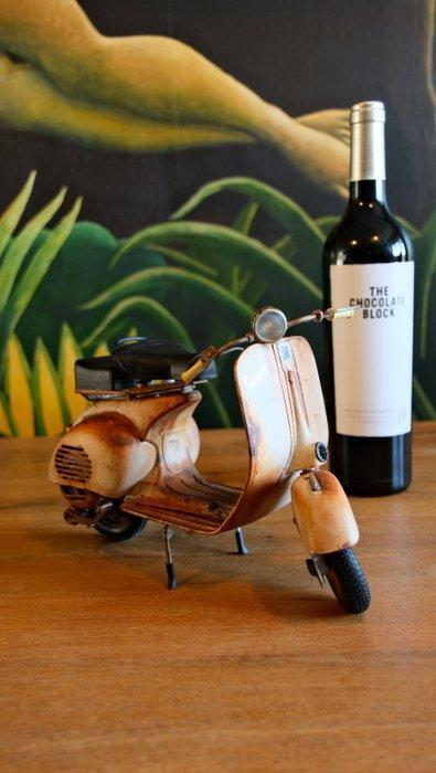 New Ray 1:6 - Model motorfiets - Vespa 150 - Incredible, Hobby en Vrije tijd, Modelauto's | 1:5 tot 1:12