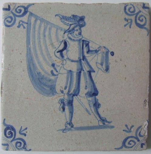 Carreau - Porte-étendard en tenue complète. - 1600-1650, Antiek en Kunst, Antiek | Glaswerk en Kristal