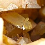 Estetico GEODE van QUARZO GIALLO, LIMONITE en DOLOMITE,