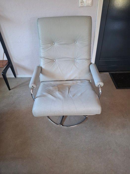 Gelderland - Jan des Bouvrie - Fauteuil - Metaal, Leder, Antiek en Kunst, Antiek | Meubels | Stoelen en Sofa's