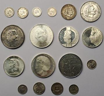 Monde. Lot van 18 stuks diverse zilveren munten. 1918/1997 beschikbaar voor biedingen