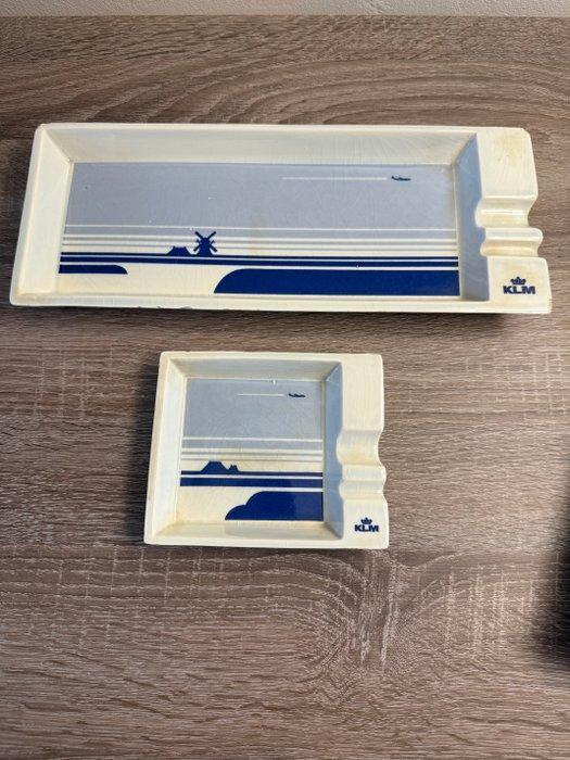 Decoratief dienblad - Nederland - Twee vintage Delft Blue, Antiek en Kunst, Antiek | Wandborden en Tegels