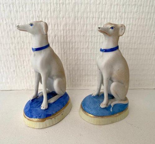 Statuette, Lévriers - 8.7 cm - Biscuit de porcelaine - 1890, Antiek en Kunst, Antiek | Glaswerk en Kristal