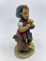 Goebel - Beeldje - Feeding time 199/0 - TMK4 - Porselein, Antiek en Kunst