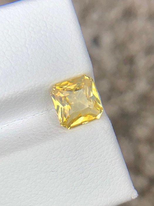 Zonder minimumprijs Geel Saffier - 2.04 ct - nternational, Handtassen en Accessoires, Edelstenen