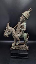 Prachtige ruiter en zijn paard in brons - beni-edo - Nigeria, Antiek en Kunst
