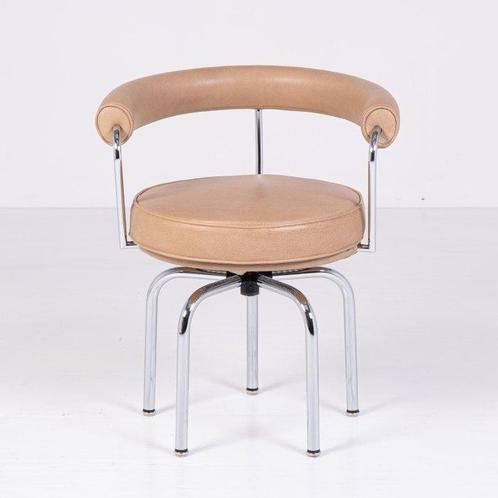 Cassina - Charlotte Perriand, Le Corbusier, Pierre Jeanneret, Antiek en Kunst, Kunst | Designobjecten