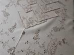 fijn linnen met madeira handborduurwerk - Tafelkleed (7) -