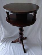 Tafel - Guéridon van walnotenhout - Walnotenhoutvernis, Antiek en Kunst