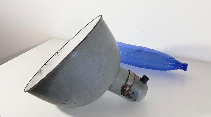 Lamp - Industrieel Bauhaus-stijl ontwerp 1930 - Emaille, Antiquités & Art, Antiquités | Assiettes décoratives & Carrelages