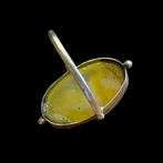 Bague en argent moderne avec une intaille ancienne du