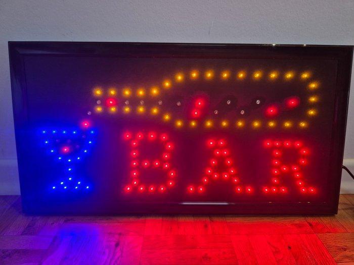 LED-lichtreclame „BAR“ met geanimeerde lichteffecten -, Antiek en Kunst, Curiosa en Brocante