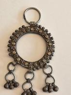 Paire antique de pendentifs tribaux en argent – Nord de