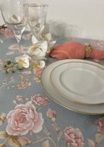 Elegant lentetafelkleed in volledige Victoriaanse stijl met