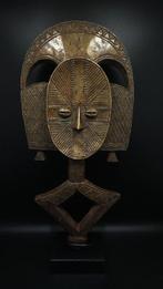 prachtige relikwiekamer kota - Bakota - Gabon (Zonder, Antiek en Kunst