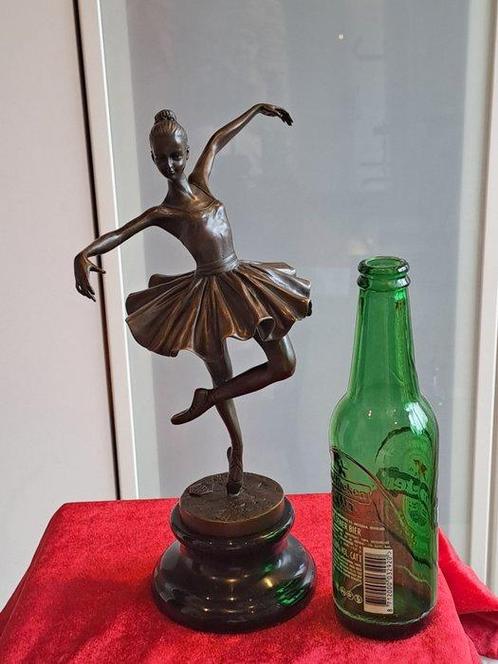Beeld, Ballerina after Milo -1,7 kg - 31 cm - Brons, Marmer, Antiek en Kunst, Curiosa en Brocante