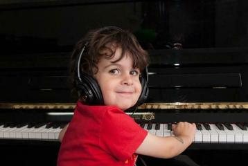 Shhhhttt....ik oefen in stilte op mijn silent piano! beschikbaar voor biedingen