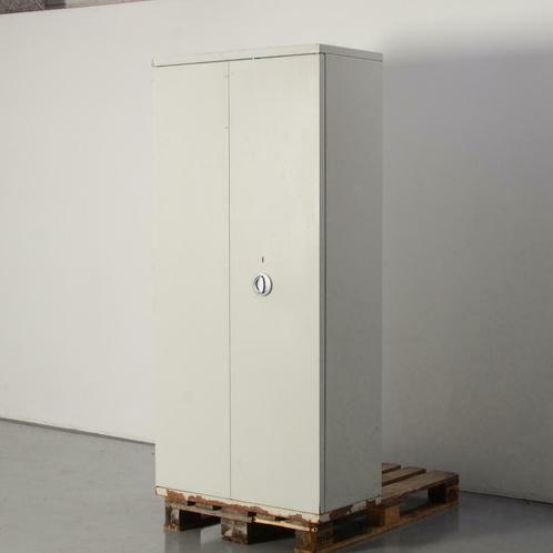 Charvat kluis, lichtgrijs, 188 x 88 cm, incl. 4 legborden..., Huis en Inrichting, Kasten | Roldeurkasten en Archiefkasten, Gebruikt