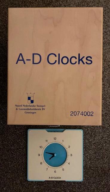 A-D Clocks (10 stuks), Boeken, Schoolboeken, Verzenden