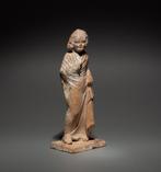 Oud-Grieks Terracotta Mooi beeld van een jongen die een