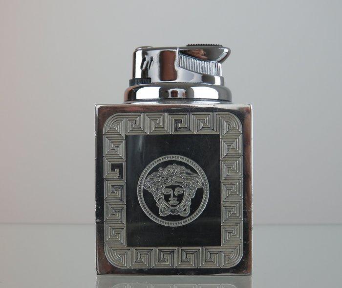 Versace Gianni - Aansteker - .925 zilver, Verzamelen, Rookartikelen, Aanstekers en Luciferdoosjes