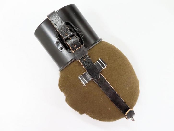 Replica Duitse veldfles ww2 Feldflasche M31, Verzamelen, Militaria | Tweede Wereldoorlog, Landmacht, Overige typen, Ophalen of Verzenden