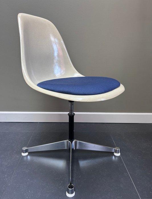 Herman Miller - Charles & Ray Eames - Chaise - Fibre de, Antiquités & Art, Antiquités | Meubles | Chaises & Canapés