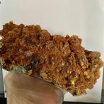 Glinsterende botryoidale rood oranje Orpiment museumstuk