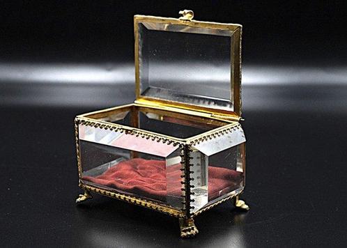 Art Nouveau Glass - Fire-gilded Jewelry Box with opening lid, Antiek en Kunst, Kunst | Designobjecten