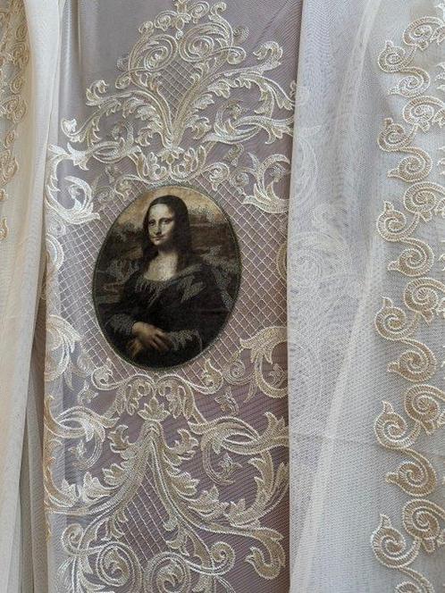 Exclusieve tule stof geheel met de hand geborduurd met, Antiek en Kunst, Antiek | Tapijten, Tafelkleden en Textiel