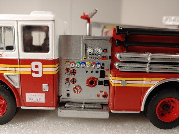 ASM 1:43 - Modelauto - Seagrave FDNY Pumper - Brandweer VS, Hobby & Loisirs créatifs, Voitures miniatures | 1:5 à 1:12