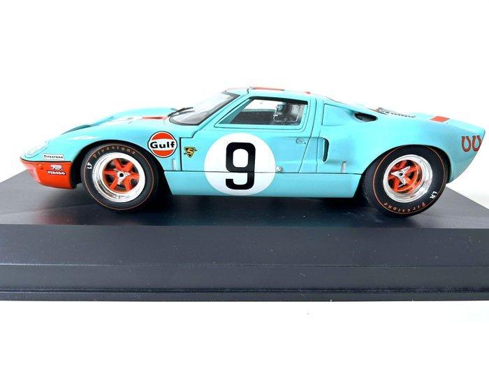 Solido – 1:18 – Ford GT40 – Le Mans winner 1968 1:18 -, Hobby & Loisirs créatifs, Voitures miniatures | 1:5 à 1:12