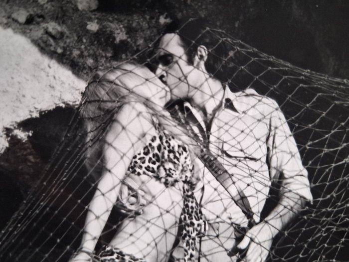 Simon lopez - Brigitte Bardot & Guy Marchand in Rum Runners, Antiek en Kunst, Kunst | Designobjecten