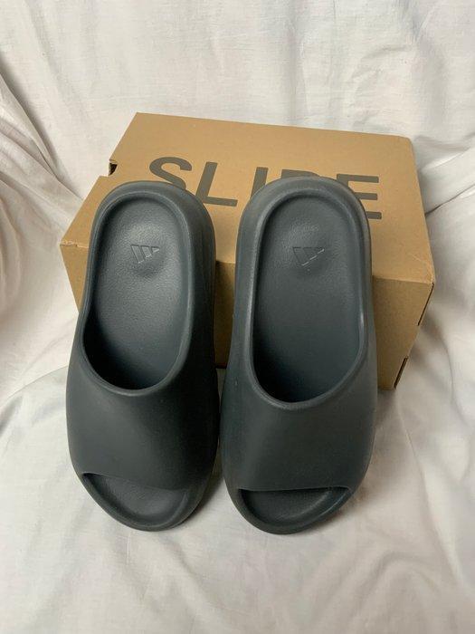 Yeezy X Adidas - adidas yeezy slide slate grey - Sneakers -, Kleding | Heren, Schoenen
