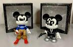 Mickey Mouse Skiing & Mickey Rock - 2 Figurine - Artoyz /, Collections