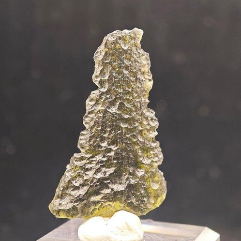 13,1 karaat Moldavite - Hoogte: 34.2 mm - Breedte: 21.7 mm-, Verzamelen, Mineralen en Fossielen