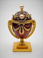Fabergé ei - Joan Rivers De Bij Speld Egg - Composiet, Antiek en Kunst