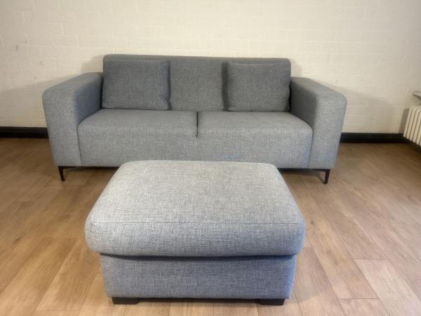 Veiling - Licht Blauwe Goossens 3-zits met hocker, Huis en Inrichting, Zetels | Zetels