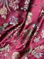 Elegante tessuto San Leucio rosso bordeaux floreale -
